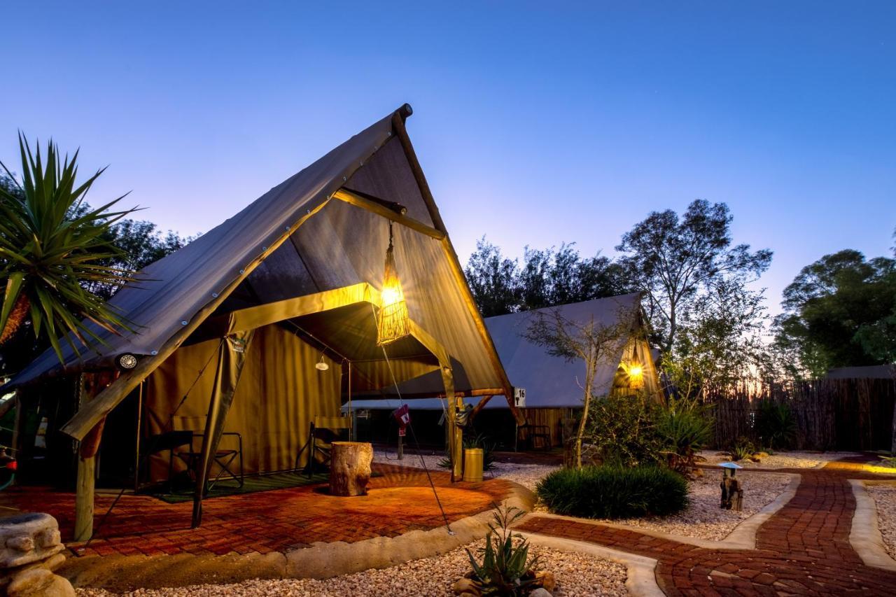 Urban Camp Hotel Windhoek Exterior foto