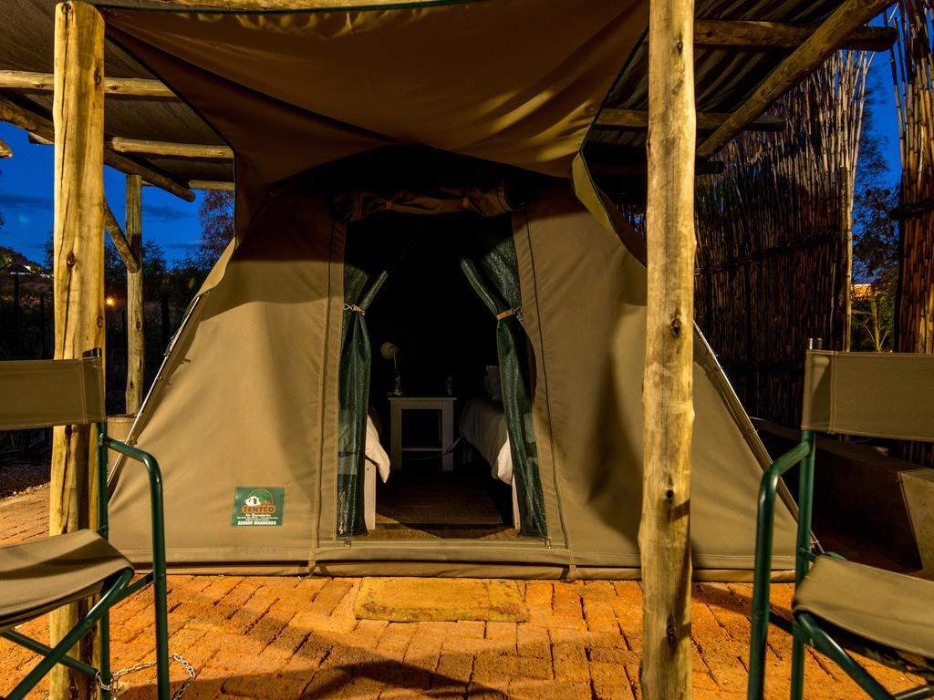 Urban Camp Hotel Windhoek Exterior foto